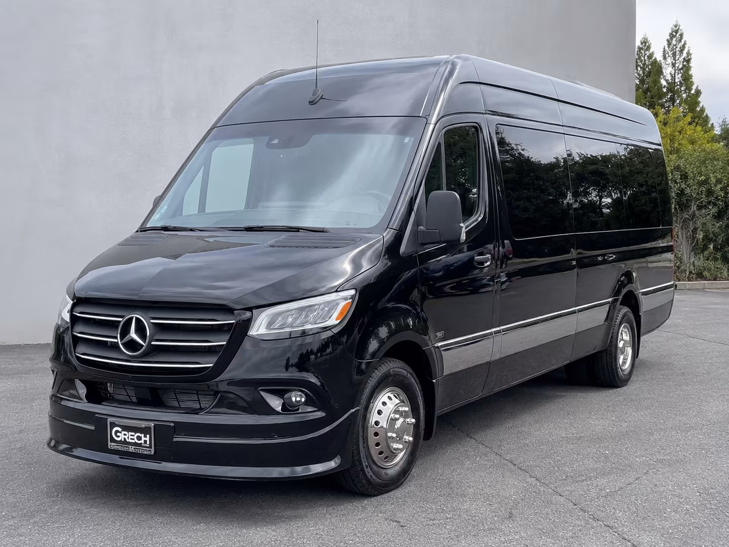 find and book transportation for your next bachelor or bachelorette party 3
